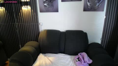 mia_garcia28 online show from 9, 6, 2026