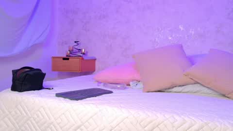 mia_hill1_ online show from 18, 5, 2026