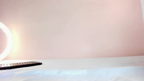  I am Mia  online show from 14, 1, 2026