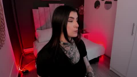 Snapshot of mia_jagger chatting on 12, 5, 2026 Val online show from 12, 5, 2026
