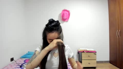 Snapshot of mia_kanee chatting on 29, 12, 2024 mia kaneee online show from 29, 12, 2024