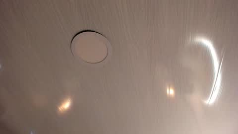 Mia online show from 4, 4, 2026