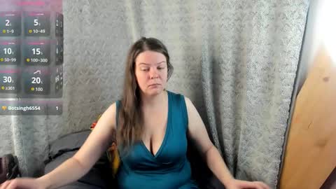 mia_lores online show from 9, 11, 2025