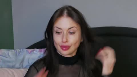 mia_lovi online show from 4, 3, 2025