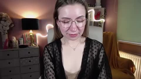 Mia online show from 2, 2, 2025