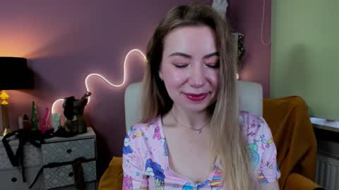 Mia online show from 3, 10, 2025