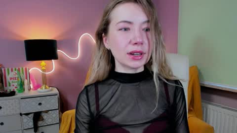 Mia online show from 12, 11, 2025