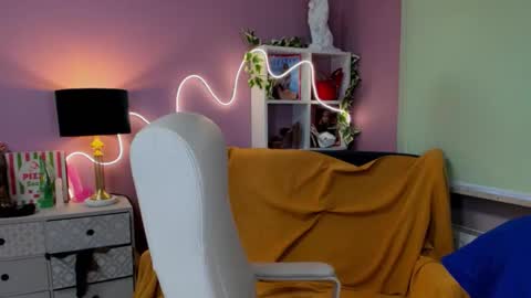 Mia online show from 13, 11, 2025