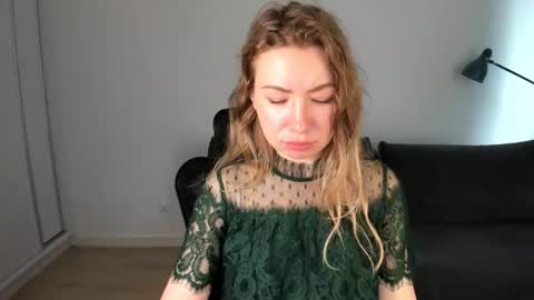 Mia online show from 12, 3, 2026