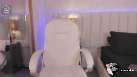Snapshot of mia_medina chatting on 30, 9, 2025 online show from 30, 9, 2025