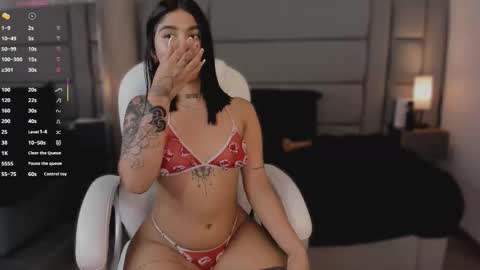 Snapshot of mia_medina chatting on 15, 10, 2025 online show from 15, 10, 2025