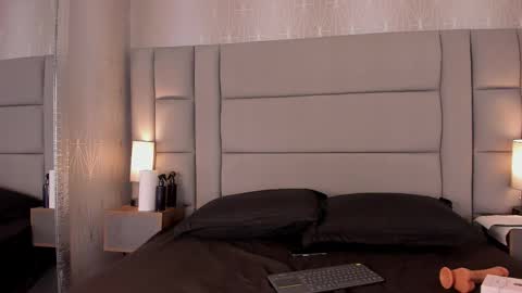    online show from 15, 11, 2025