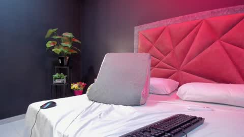 MIA  online show from 3, 1, 2025