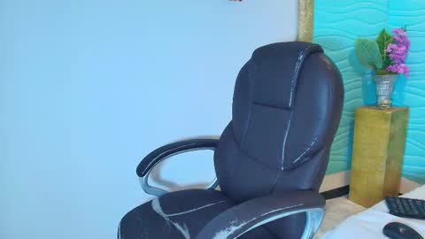 mia montess online show from 16, 1, 2026