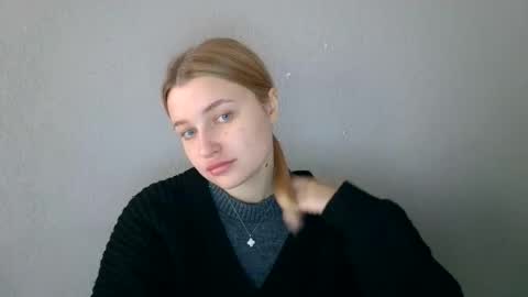 Mia online show from 3, 10, 2025