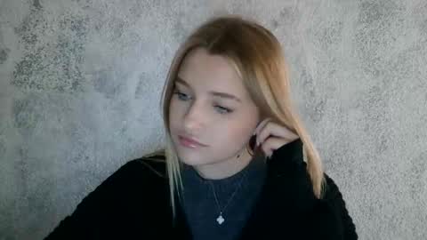 Mia online show from 4, 10, 2025