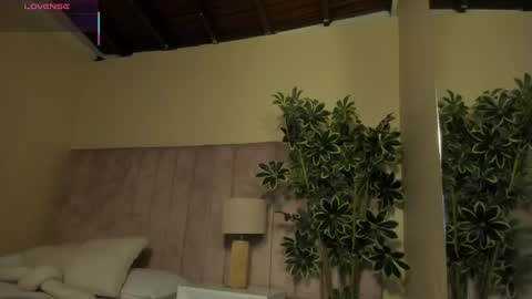 mia_mtnz02 online show from 17, 4, 2026