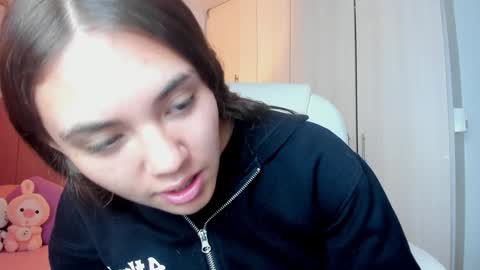 Mia Nevaeh - follow me online show from 25, 1, 2025