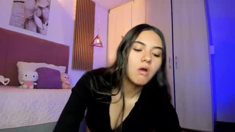 Mia Nevaeh - follow me online show from 18, 11, 2025
