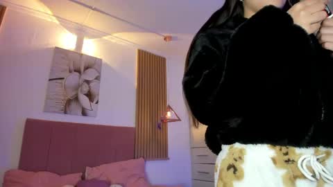 Mia Nevaeh - follow me online show from 18, 4, 2026