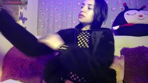 Snapshot of mia_petitebaby chatting on 1, 5, 2026 Ma online show from 1, 5, 2026