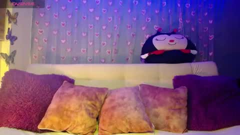 Snapshot of mia_petitebaby chatting on 10, 5, 2026 Ma online show from 10, 5, 2026