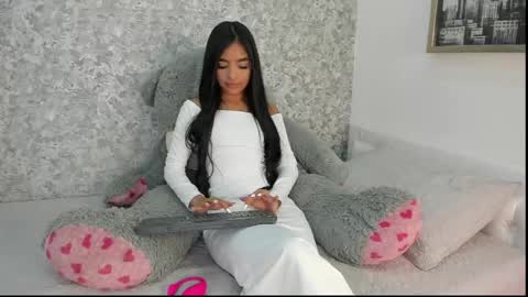 Snapshot of mia_petithe chatting on 26, 5, 2026 Mia online show from 26, 5, 2026