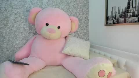 Snapshot of mia_petithe chatting on 2, 6, 2026 Mia online show from 2, 6, 2026