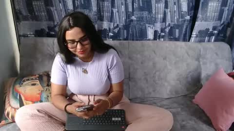 Snapshot of mia_peyton chatting on 24, 1, 2025 Mia online show from 24, 1, 2025