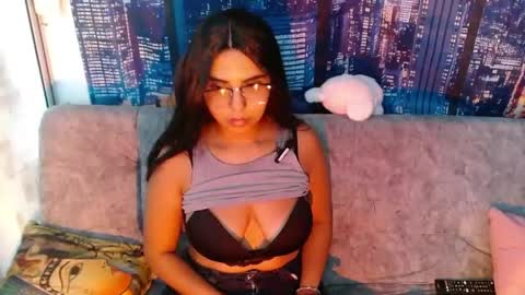 Snapshot of mia_peyton chatting on 29, 4, 2026 Mia online show from 29, 4, 2026