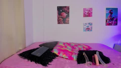 mia_purplee online show from 21, 10, 2025