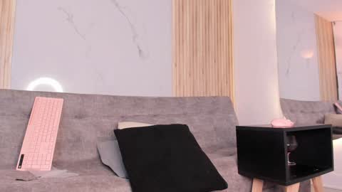 Snapshot of mia_ravenn chatting on 10, 12, 2024 Mia online show from 10, 12, 2024