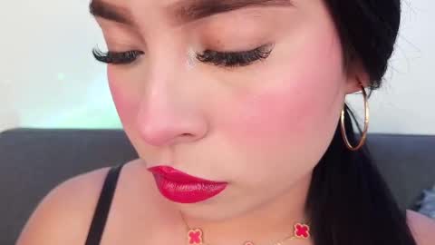 Mia Roux online show from 10, 9, 2025