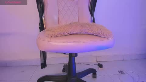 mia_royal online show from 16, 4, 2026