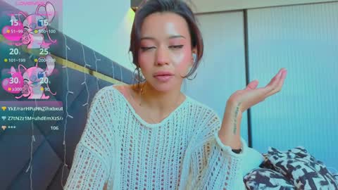 Mia online show from 1, 2, 2025