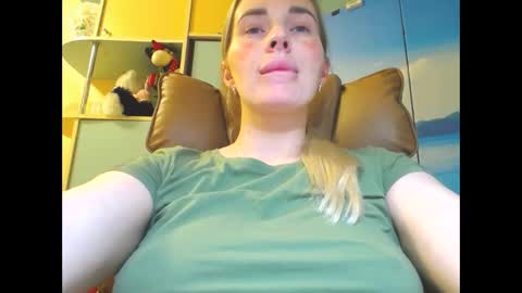 Mia. online show from 12, 4, 2026