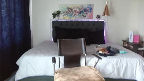 MIA  online show from 12, 10, 2025