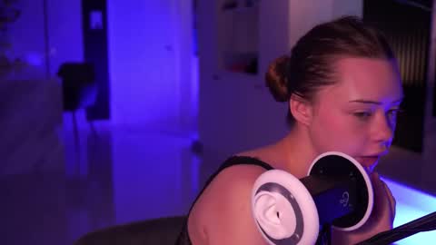 Snapshot of mia_vixen_ chatting on 1, 12, 2025 VixenMia online show from 1, 12, 2025