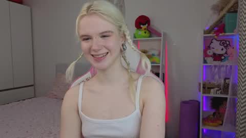 Mia online show from 7, 4, 2026