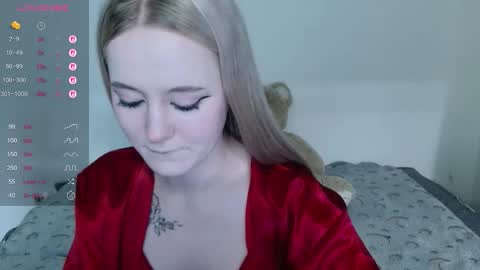 Snapshot of mia_wellis chatting on 13, 11, 2025 mia_wellis online show from 13, 11, 2025