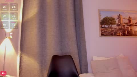 Mia White  online show from 25, 10, 2025