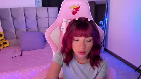 mia  nicolle online show from 11, 9, 2025