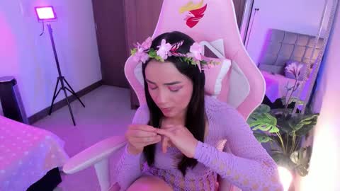 mia  nicolle online show from 19, 10, 2025