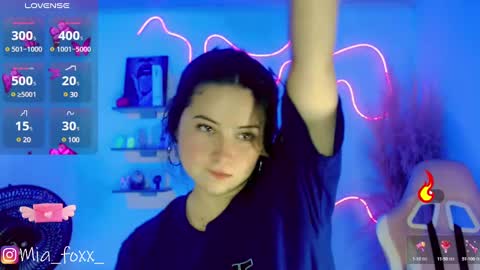 Snapshot of miaa_foxx_ chatting on 1, 3, 2025 Mia online show from 1, 3, 2025
