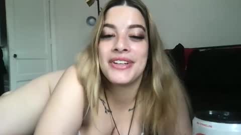 Mia Moji online show from 26, 5, 2026