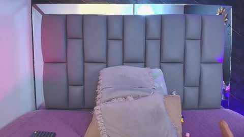 Mia online show from 22, 9, 2025