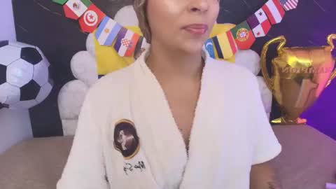 Mia online show from 10, 7, 2026
