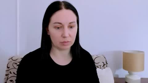 Mia online show from 10, 4, 2026