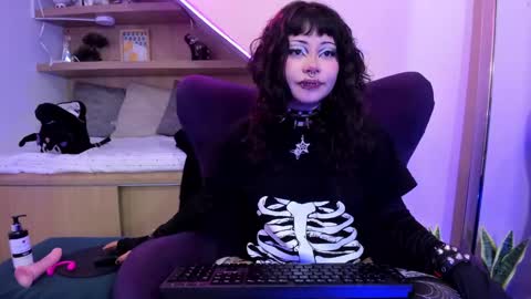 Snapshot of miaamane chatting on 2, 2, 2025 Mia online show from 2, 2, 2025