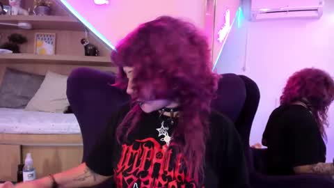 Snapshot of miaamane chatting on 5, 3, 2025 Mia online show from 5, 3, 2025